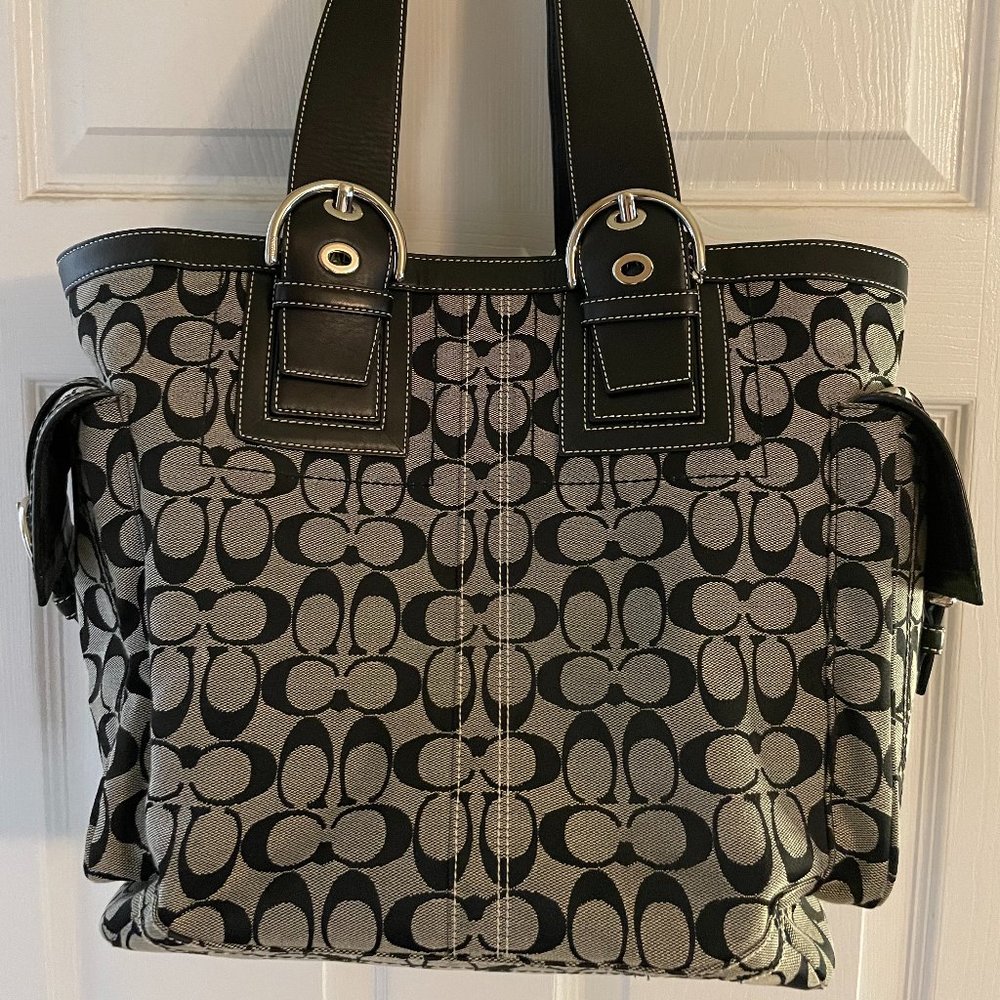 COACH Large Soho Black Signature Tote - No. CO6Q-10080